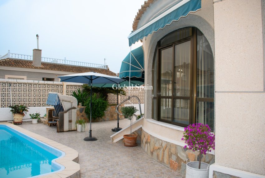 Revente - VILLA -
TORREVIEJA - Torrevieja