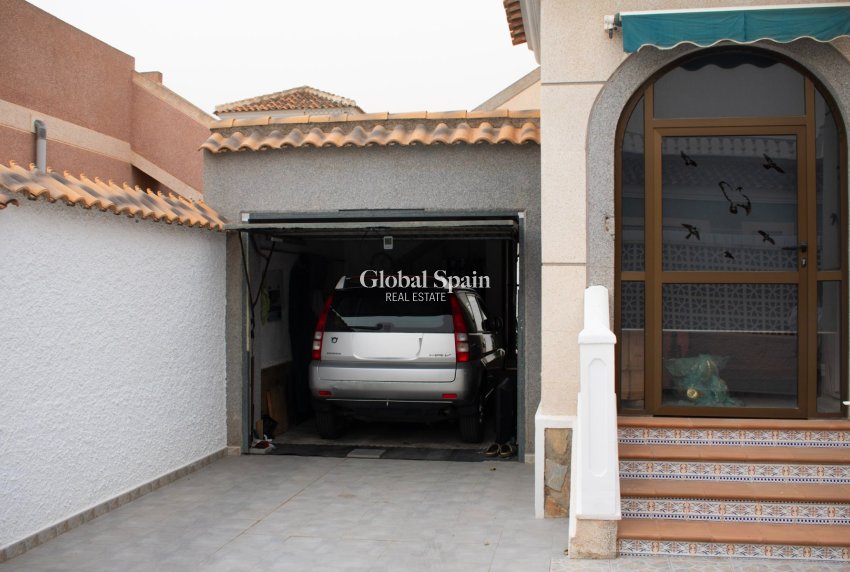 Revente - VILLA -
TORREVIEJA - Torrevieja