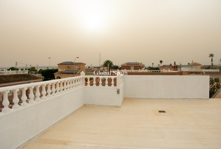 Revente - VILLA -
TORREVIEJA - Torrevieja