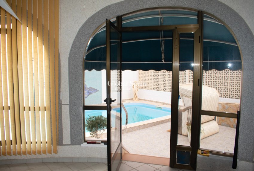 Revente - VILLA -
TORREVIEJA - Torrevieja