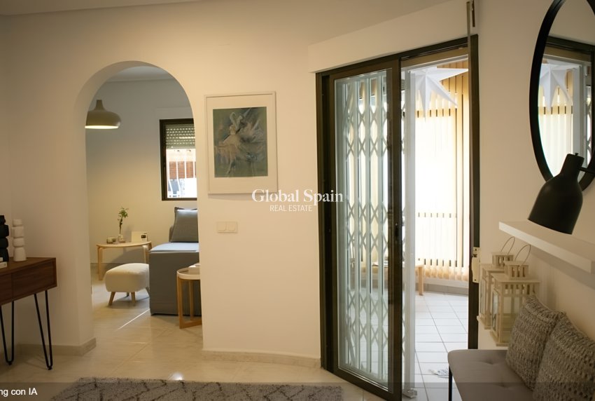 Revente - VILLA -
TORREVIEJA - Torrevieja