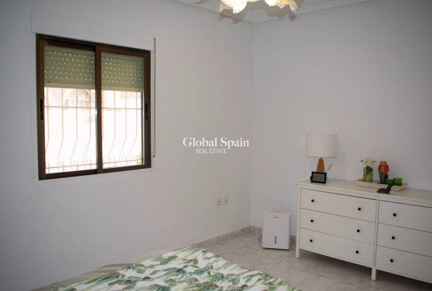 Revente - VILLA -
TORREVIEJA - Torrevieja