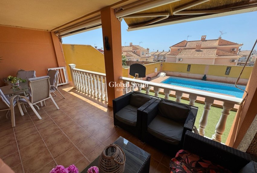 Revente - VILLA -
TORREVIEJA - Zona Los Frutales