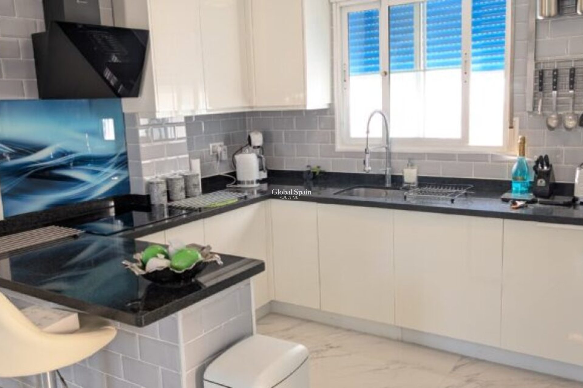 Revente - VILLA -
VILLAMARTÍN - Costa Blanca