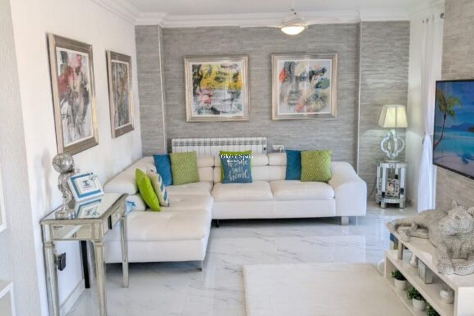 Revente - VILLA -
VILLAMARTÍN - Costa Blanca