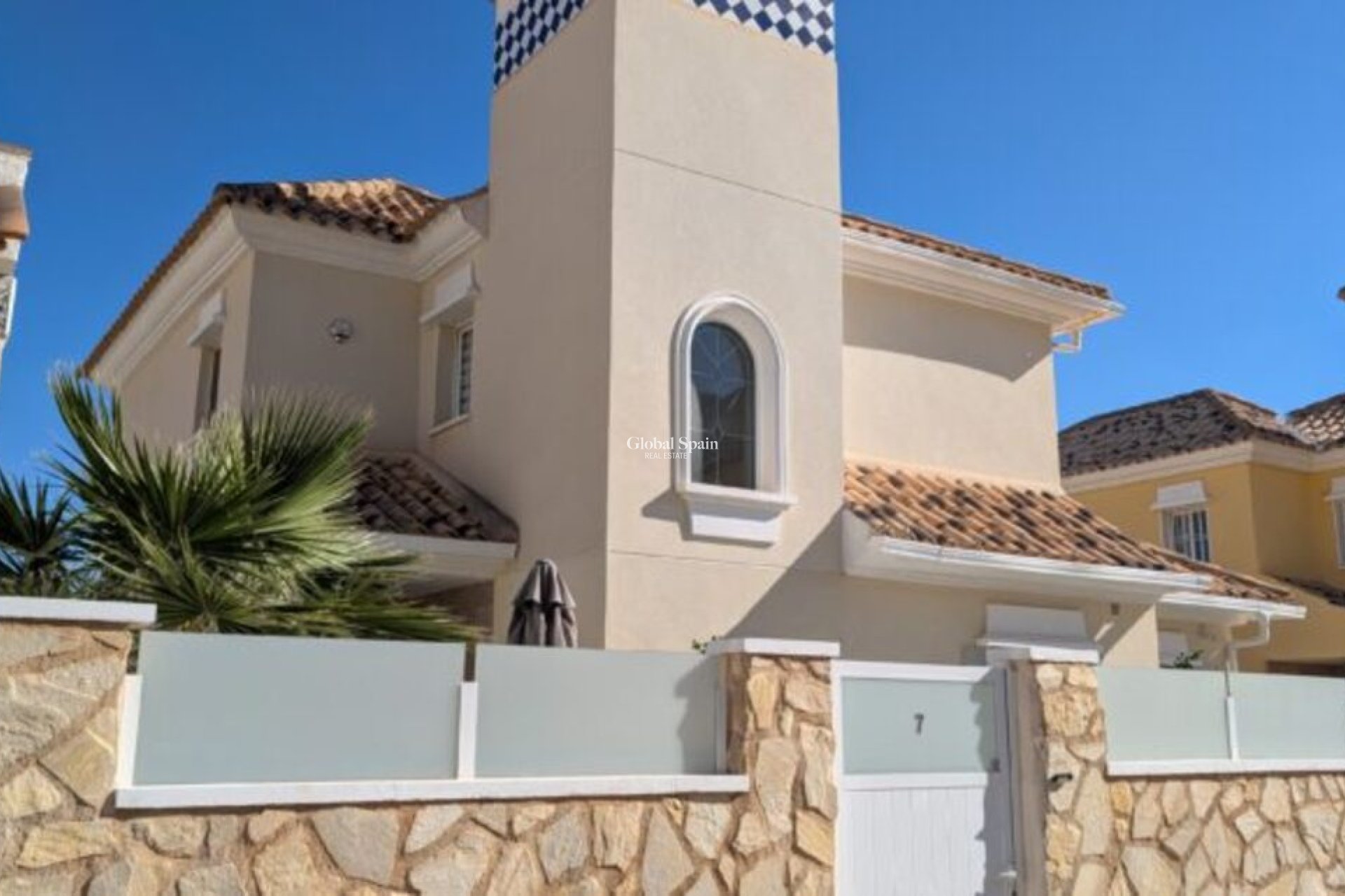Revente - VILLA -
VILLAMARTÍN - Costa Blanca