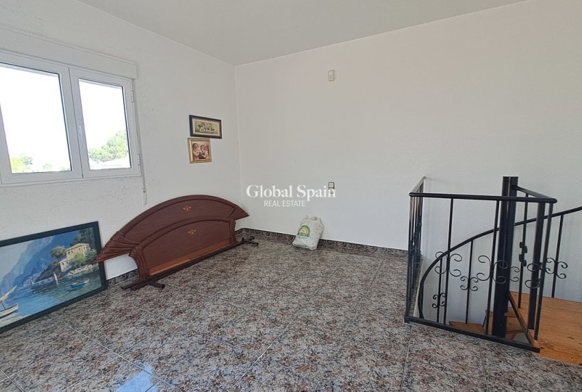 Revente - VILLA -
VILLAMARTÍN - Costa Blanca