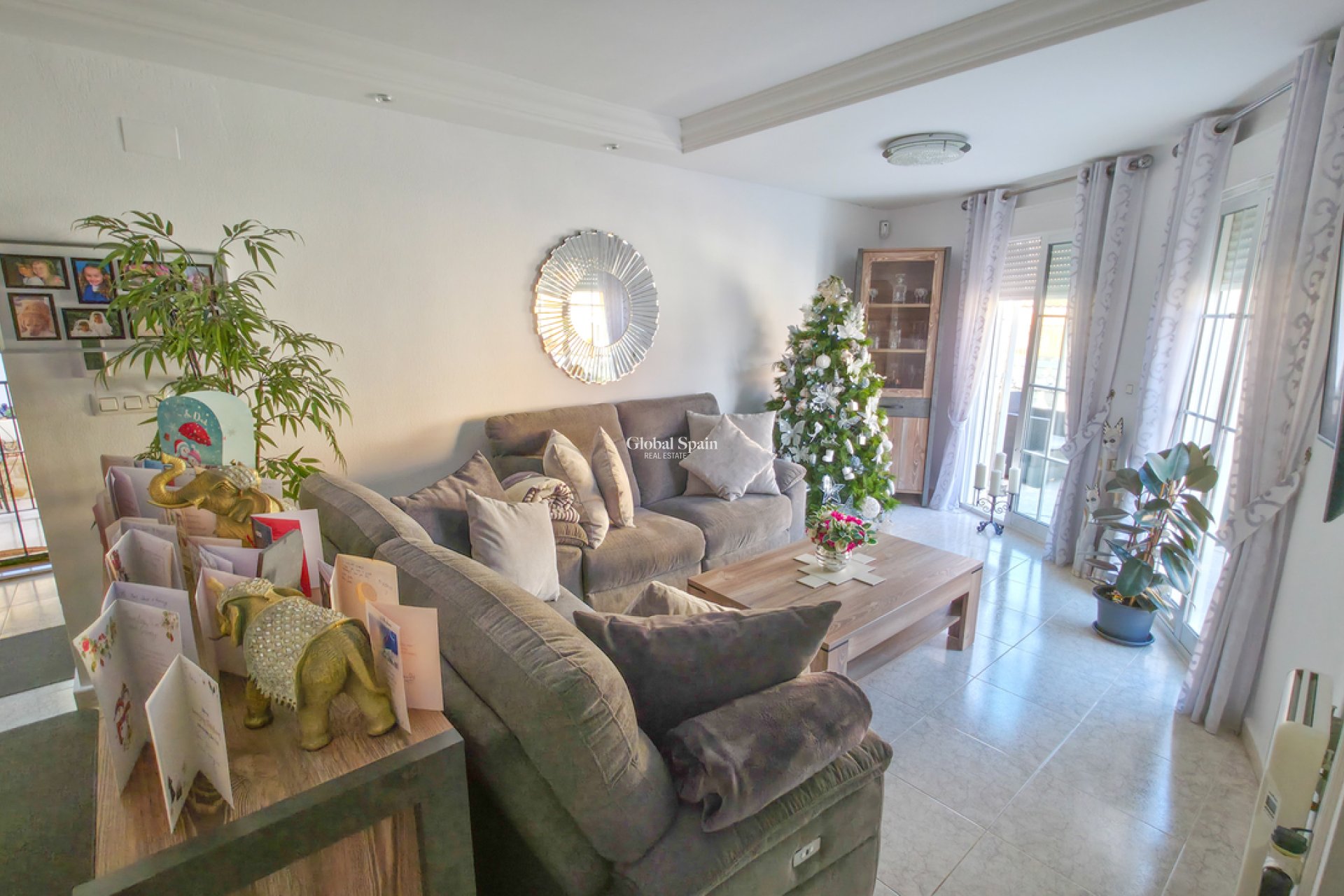 Revente - VILLA -
VILLAMARTÍN - Costa Blanca