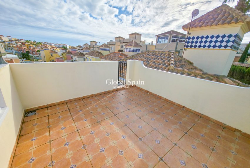 Revente - VILLA -
VILLAMARTÍN - Costa Blanca