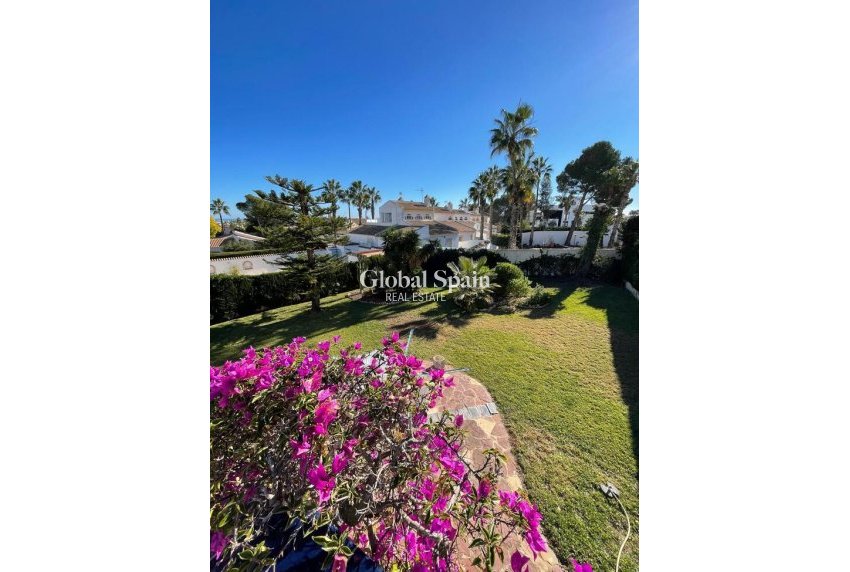 Revente - VILLA -
VILLAMARTÍN - Costa Blanca