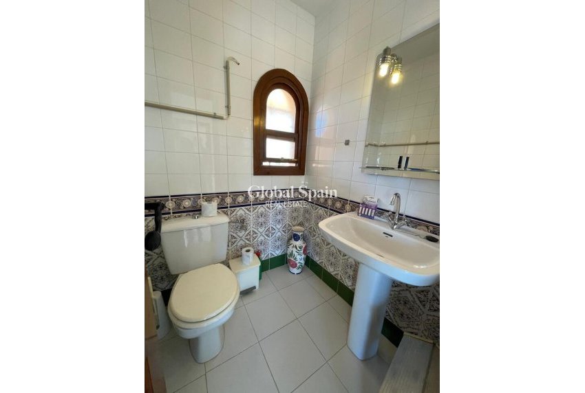 Revente - VILLA -
VILLAMARTÍN - Costa Blanca