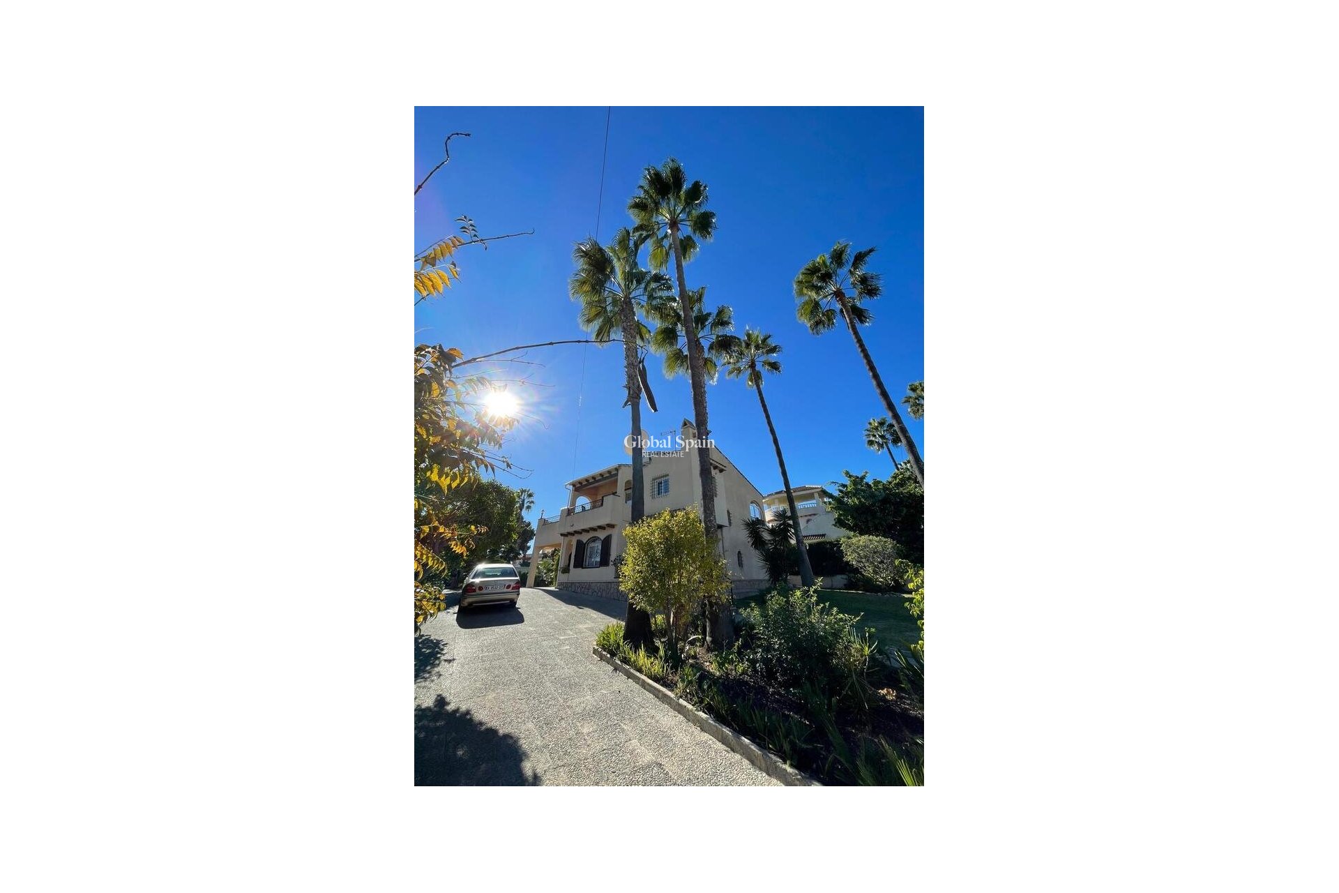 Revente - VILLA -
VILLAMARTÍN - Costa Blanca