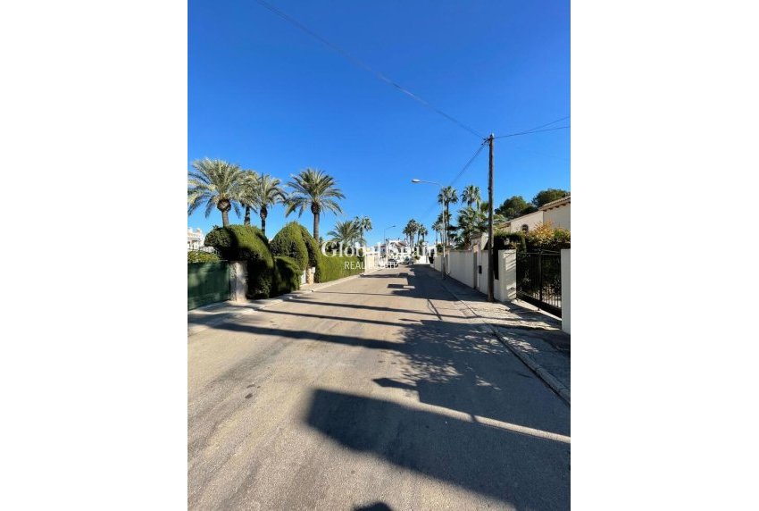 Revente - VILLA -
VILLAMARTÍN - Costa Blanca