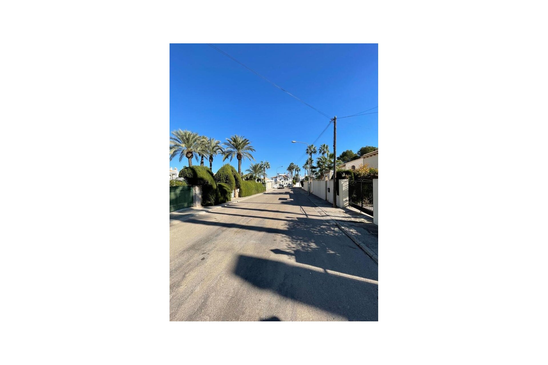 Revente - VILLA -
VILLAMARTÍN - Costa Blanca