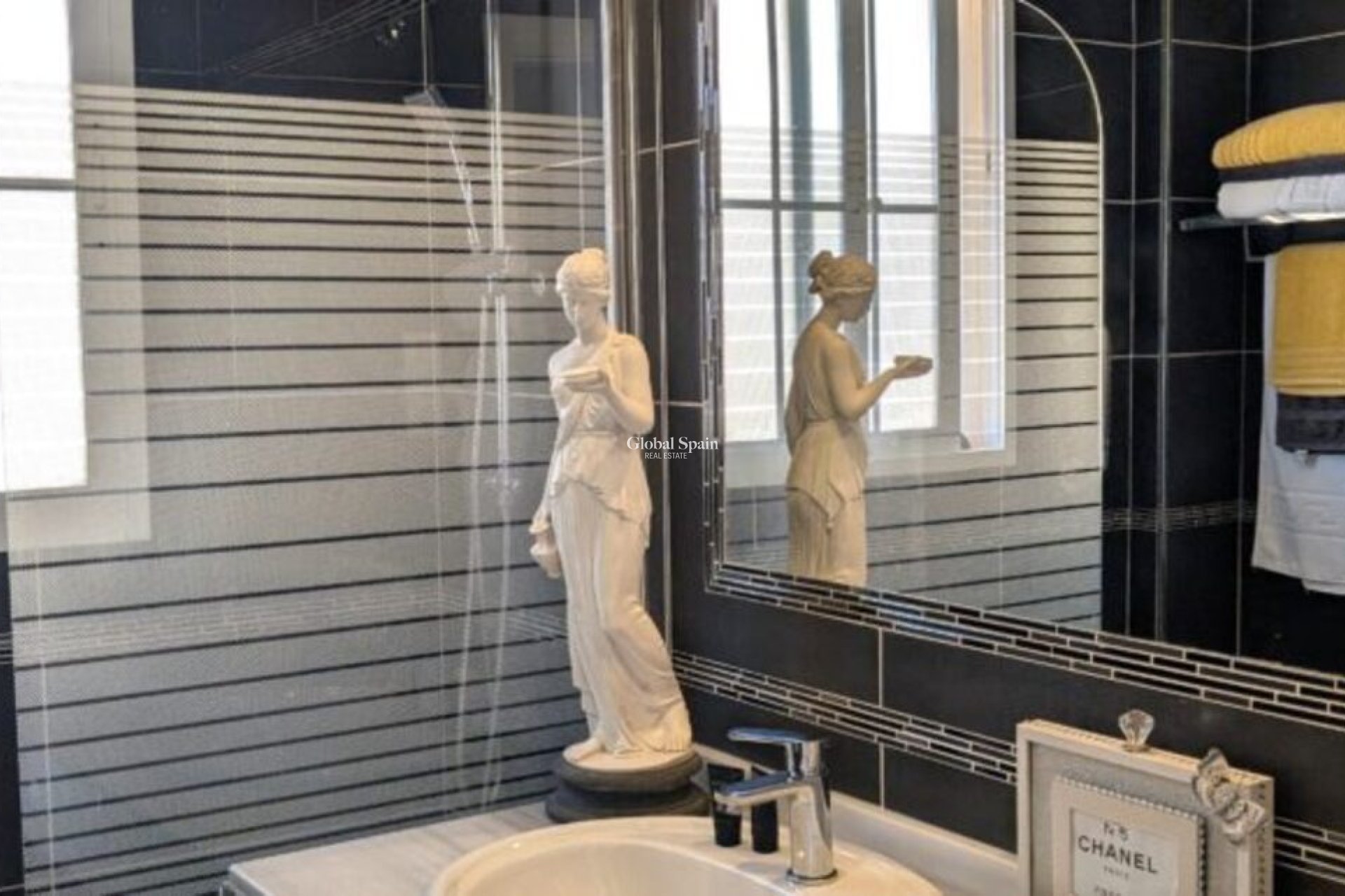 Revente - VILLA -
VILLAMARTÍN - Costa Blanca