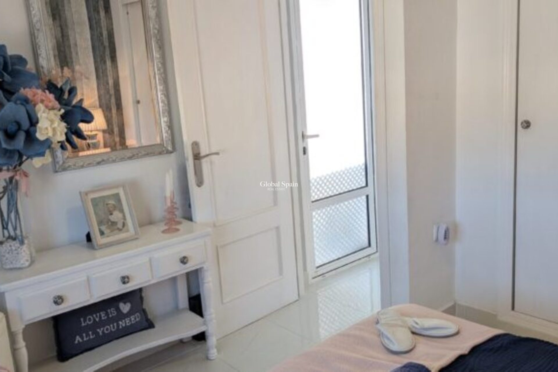 Revente - VILLA -
VILLAMARTÍN - Costa Blanca