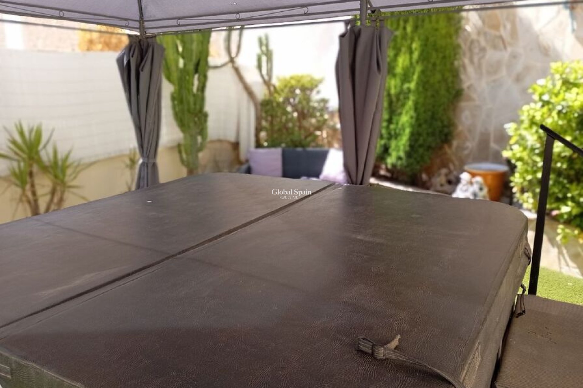 Revente - VILLA -
VILLAMARTÍN - Costa Blanca