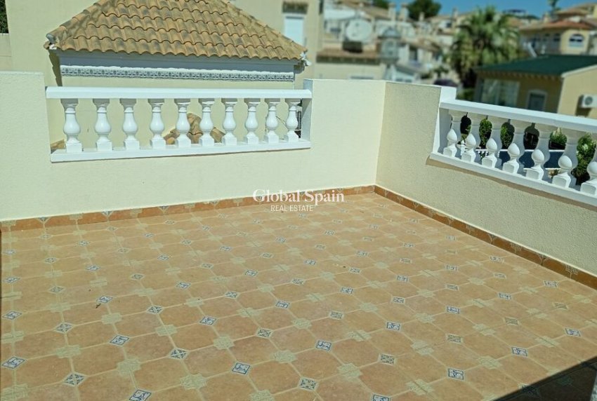 Revente - VILLA -
VILLAMARTÍN - Costa Blanca
