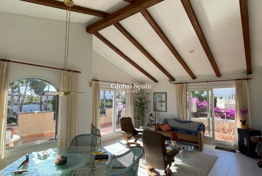 Revente - VILLA -
VILLAMARTÍN - Costa Blanca