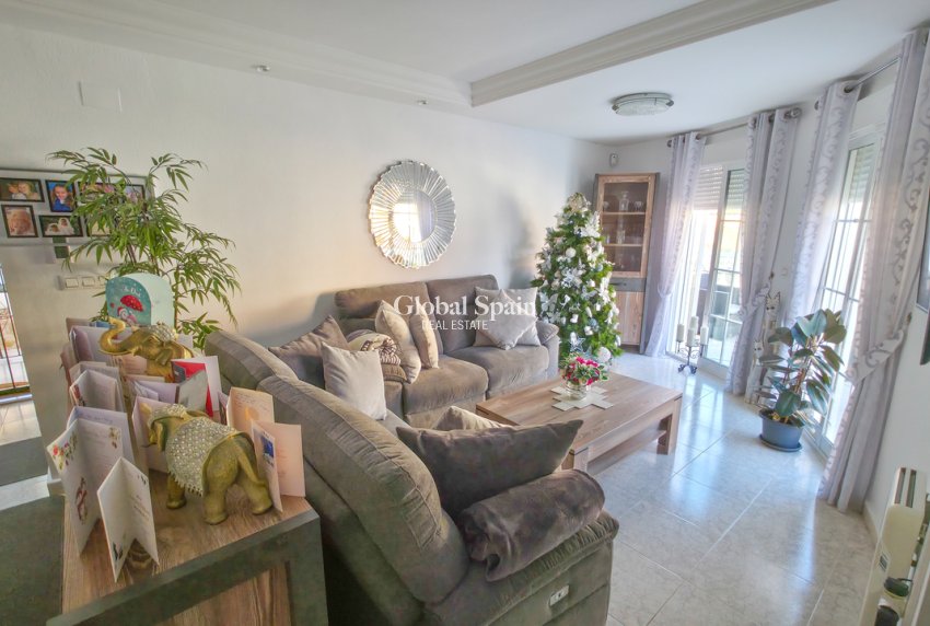 Revente - VILLA -
VILLAMARTÍN - Costa Blanca