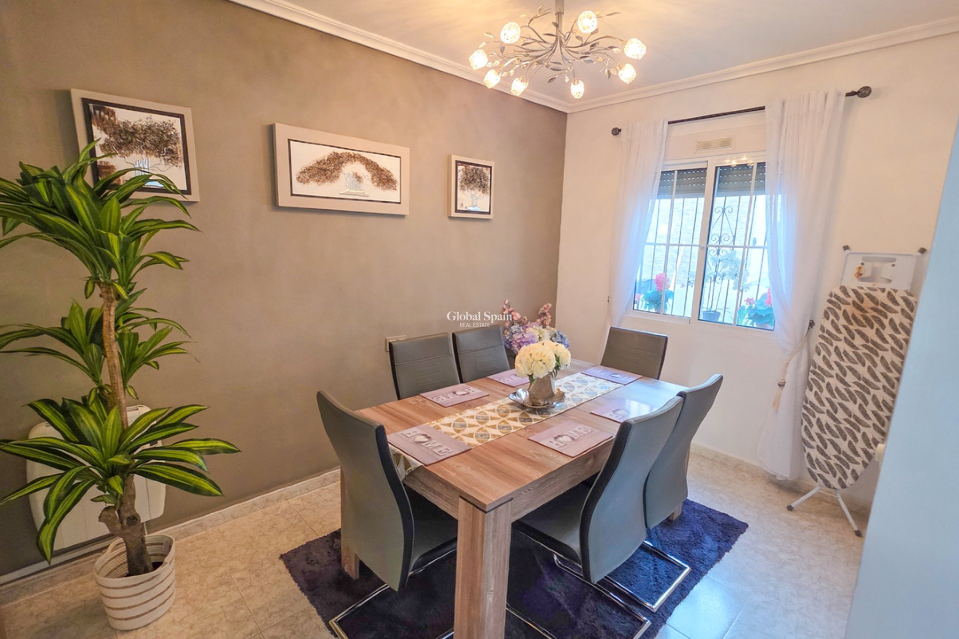 Revente - VILLA -
VILLAMARTÍN - Costa Blanca