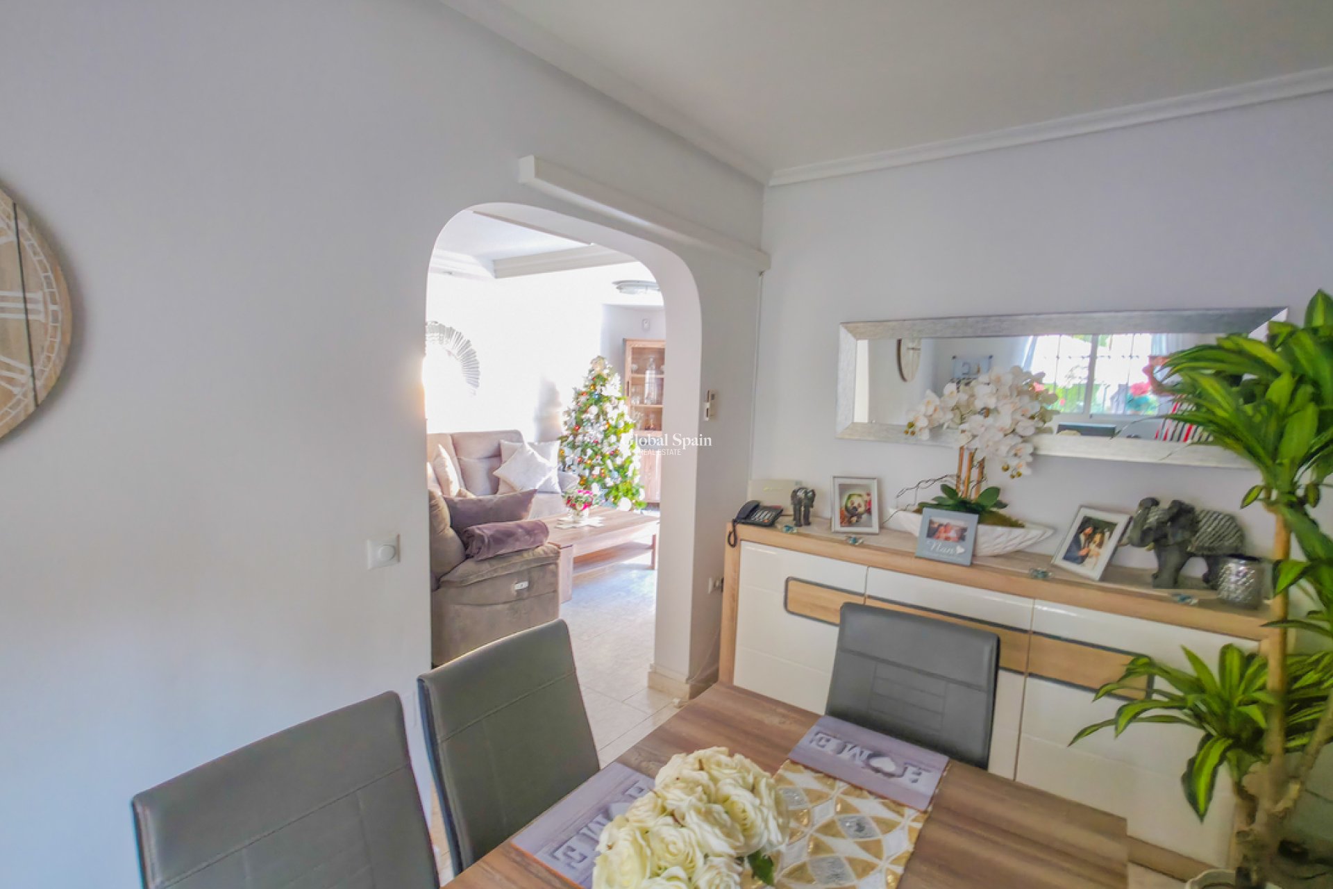 Revente - VILLA -
VILLAMARTÍN - Costa Blanca