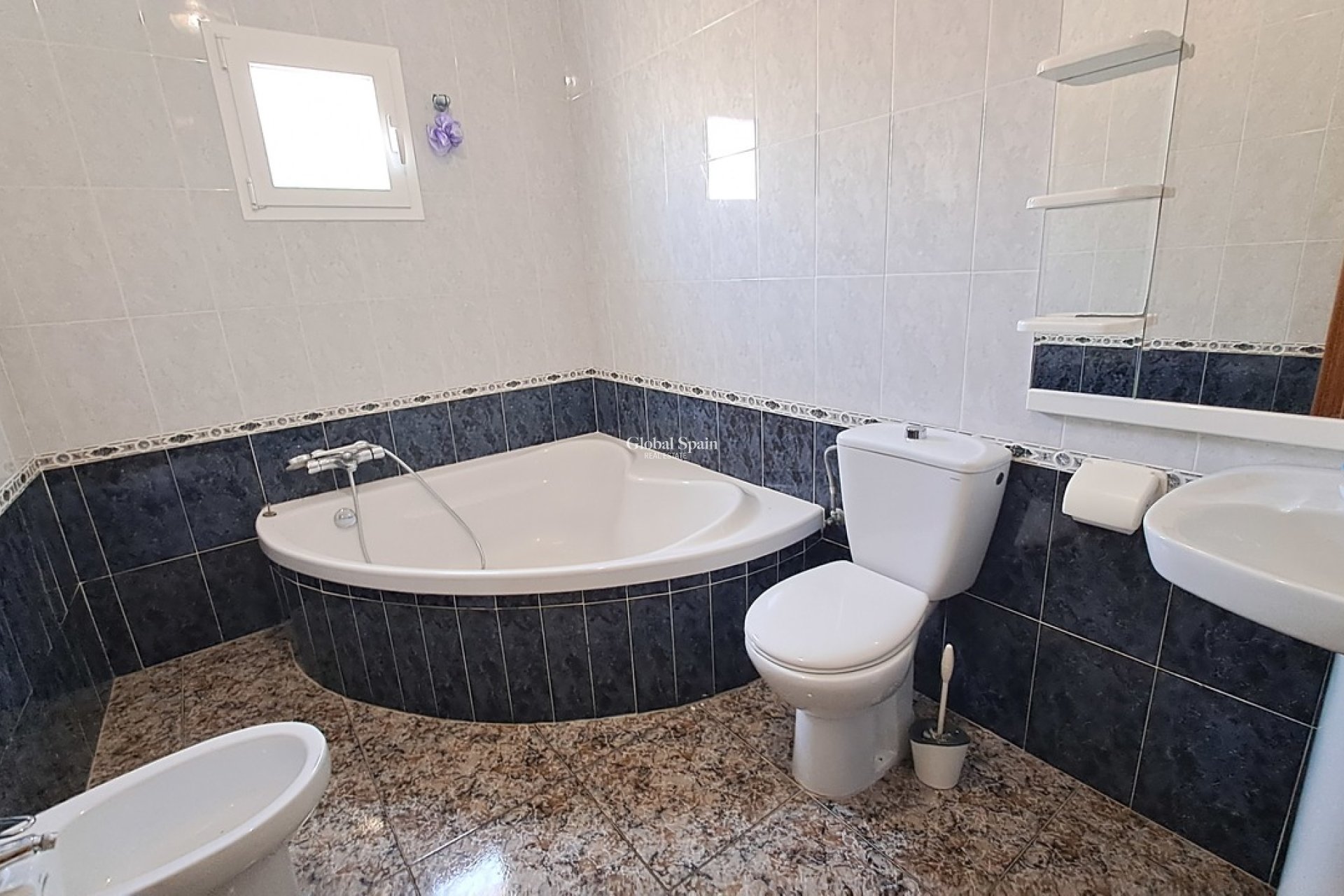 Revente - VILLA -
VILLAMARTÍN - Costa Blanca