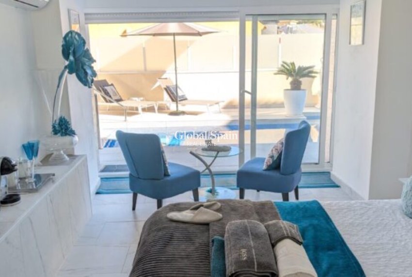 Revente - VILLA -
VILLAMARTÍN - Costa Blanca