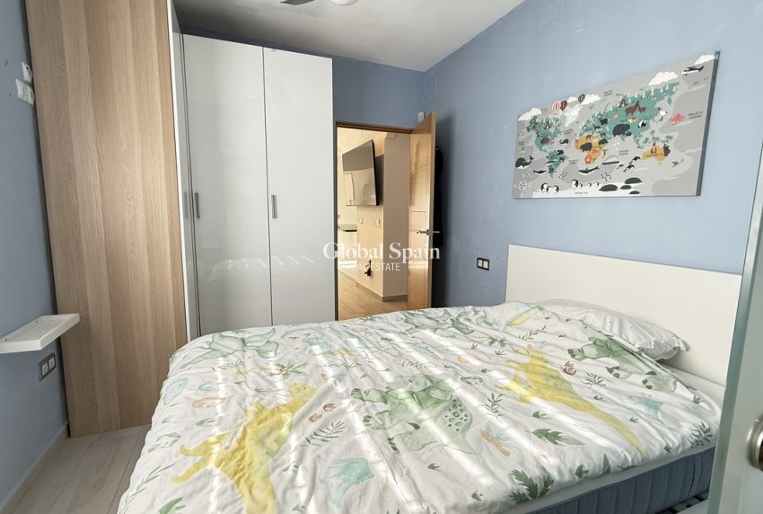 Revente - VILLA -
VILLAMARTÍN - Costa Blanca