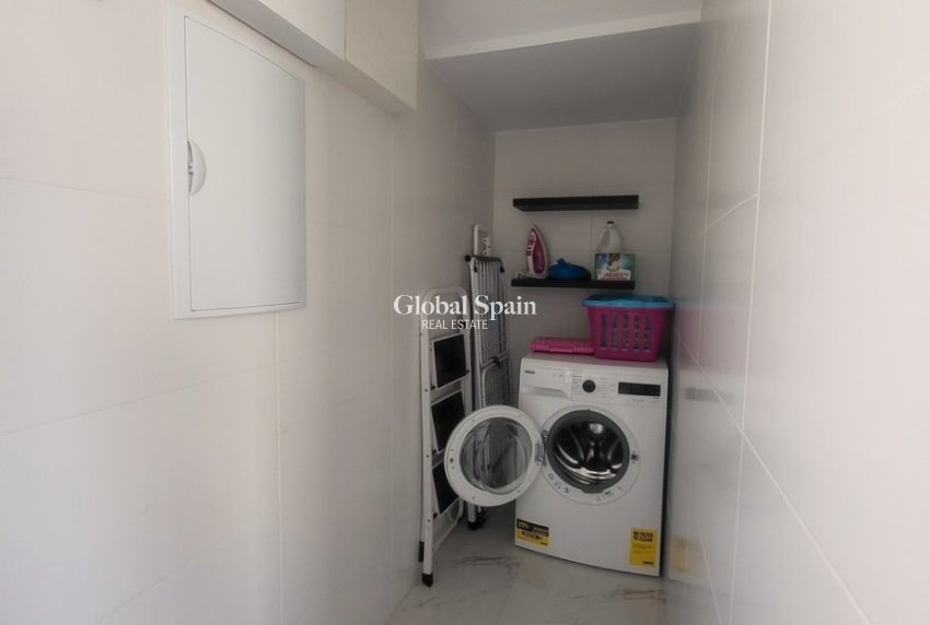 Revente - VILLA -
VILLAMARTÍN - Costa Blanca