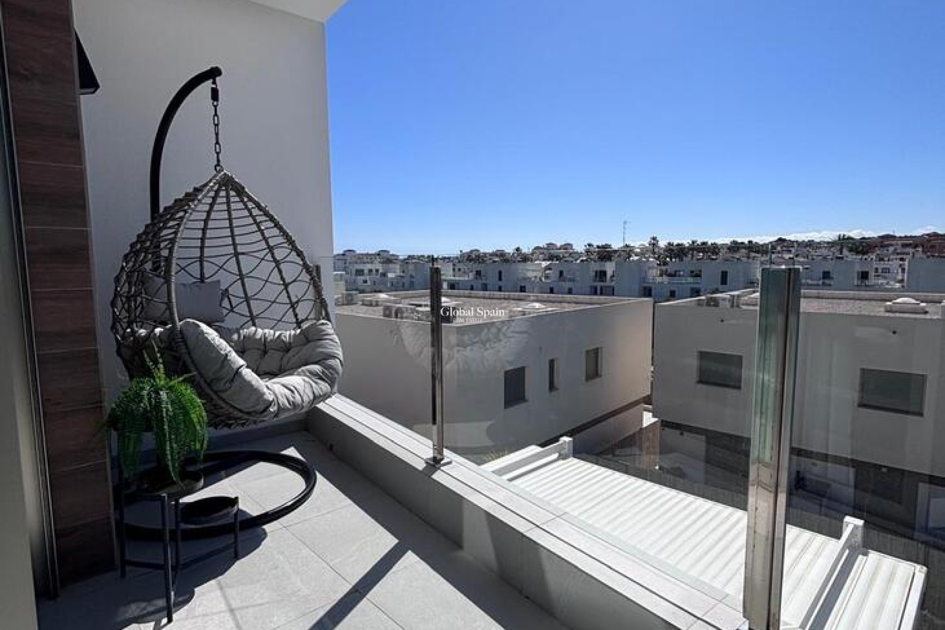 Revente - VILLA -
VILLAMARTÍN - Costa Blanca