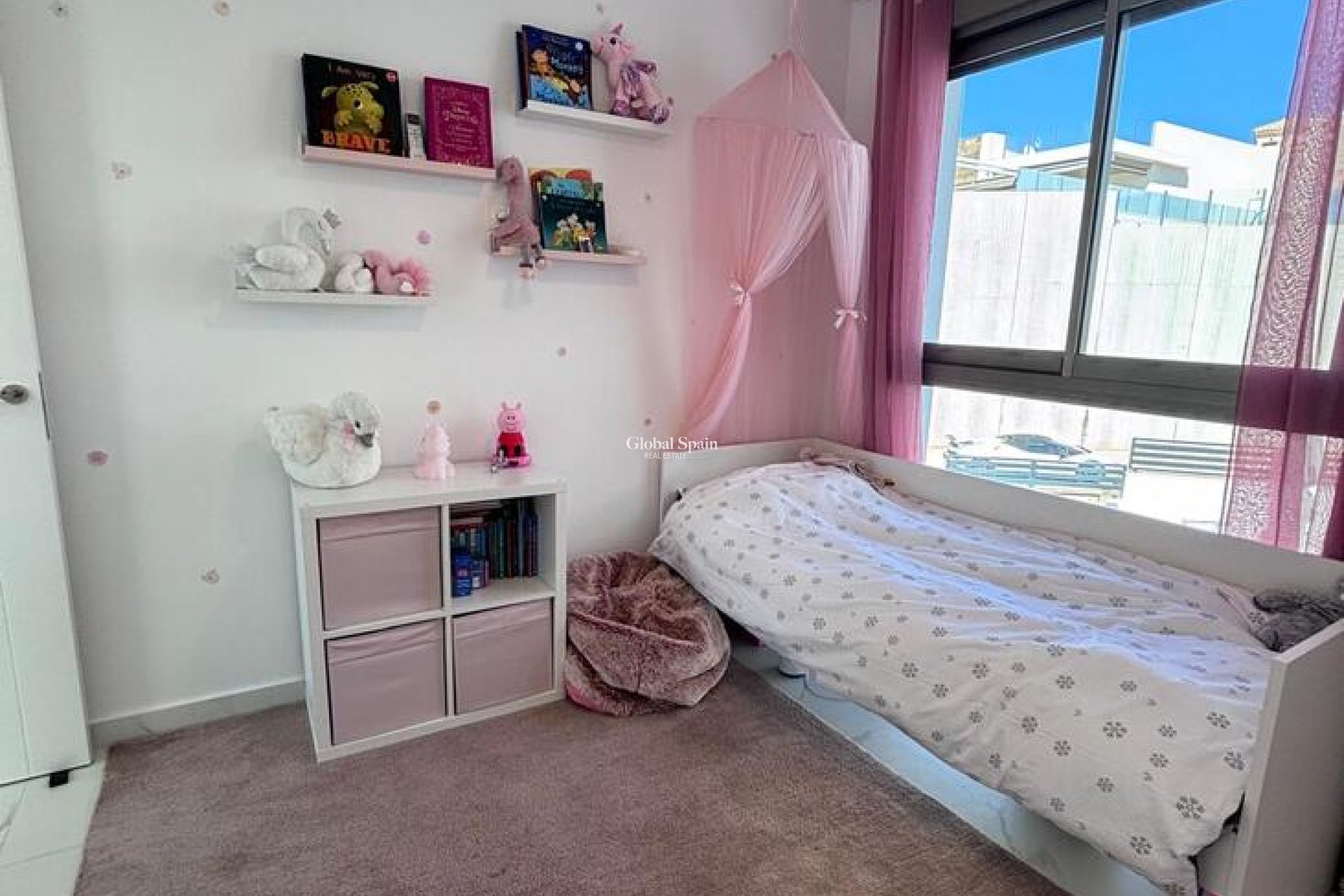 Revente - VILLA -
VILLAMARTÍN - Costa Blanca