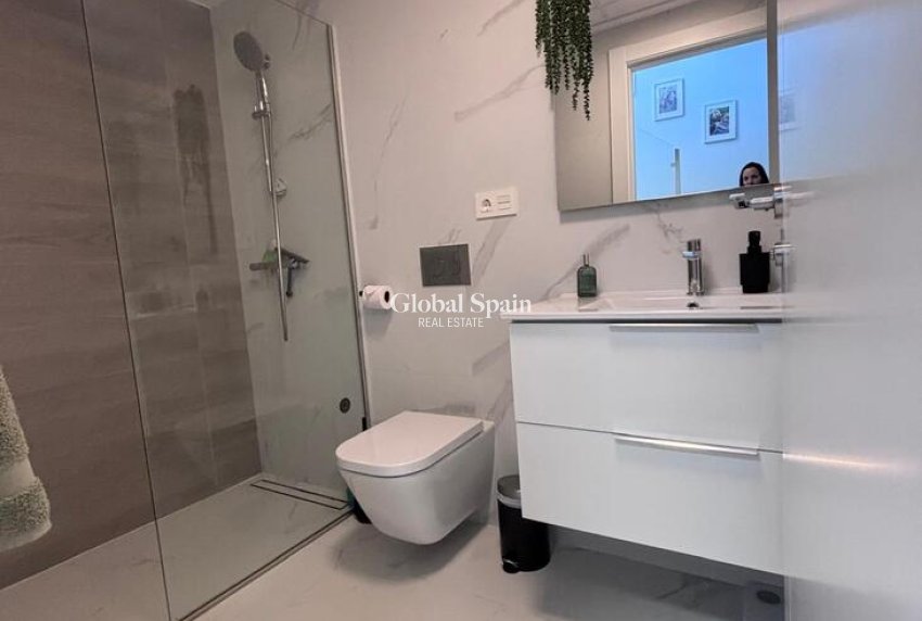 Revente - VILLA -
VILLAMARTÍN - Costa Blanca