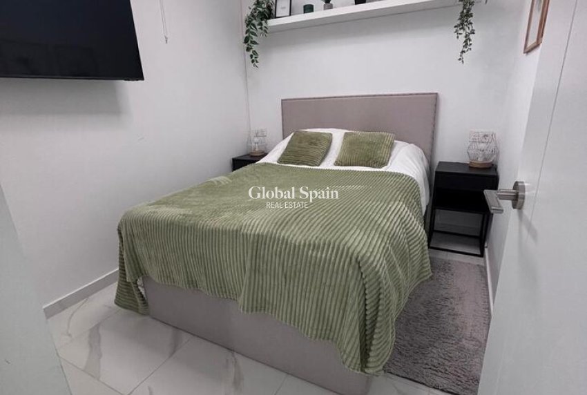 Revente - VILLA -
VILLAMARTÍN - Costa Blanca