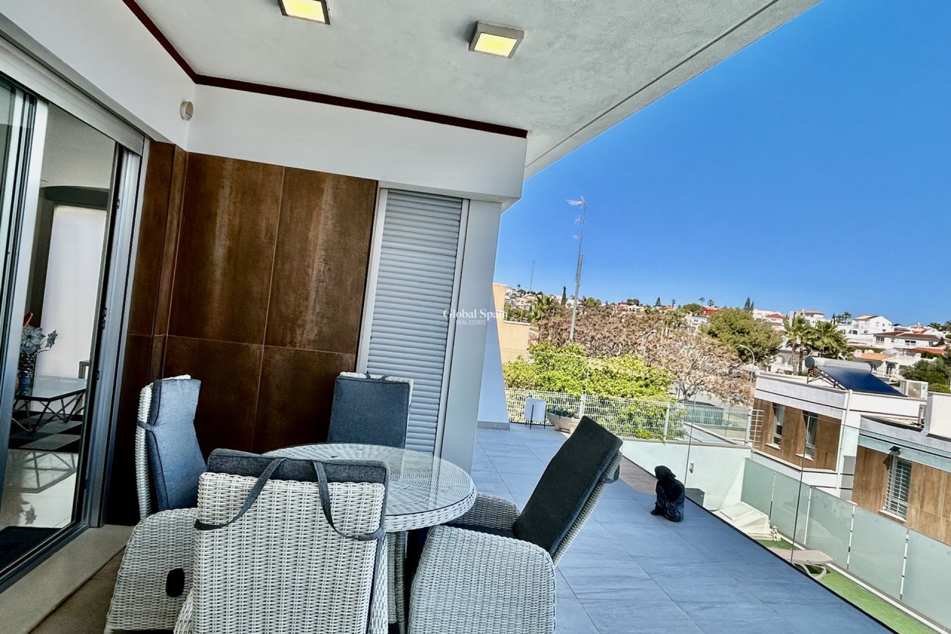 Revente - VILLA -
VILLAMARTÍN - Costa Blanca