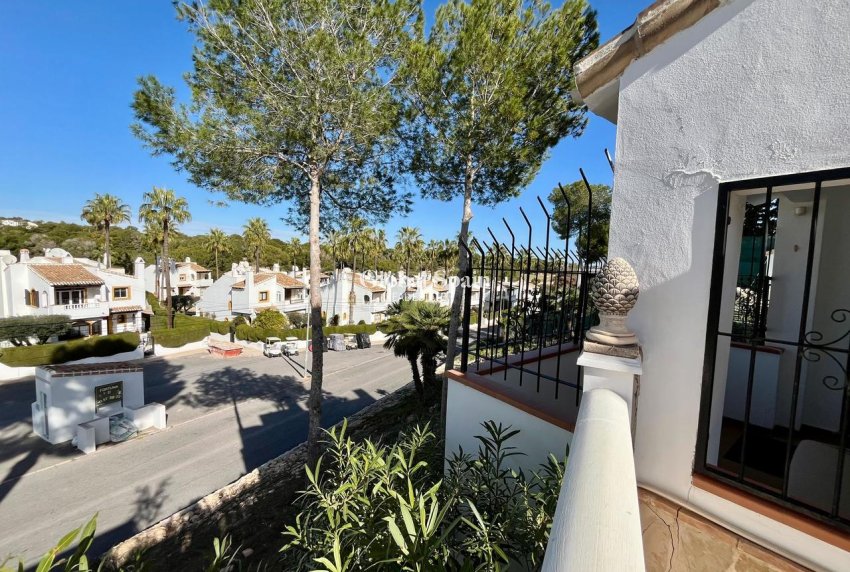 Revente - VILLA -
VILLAMARTÍN - Costa Blanca