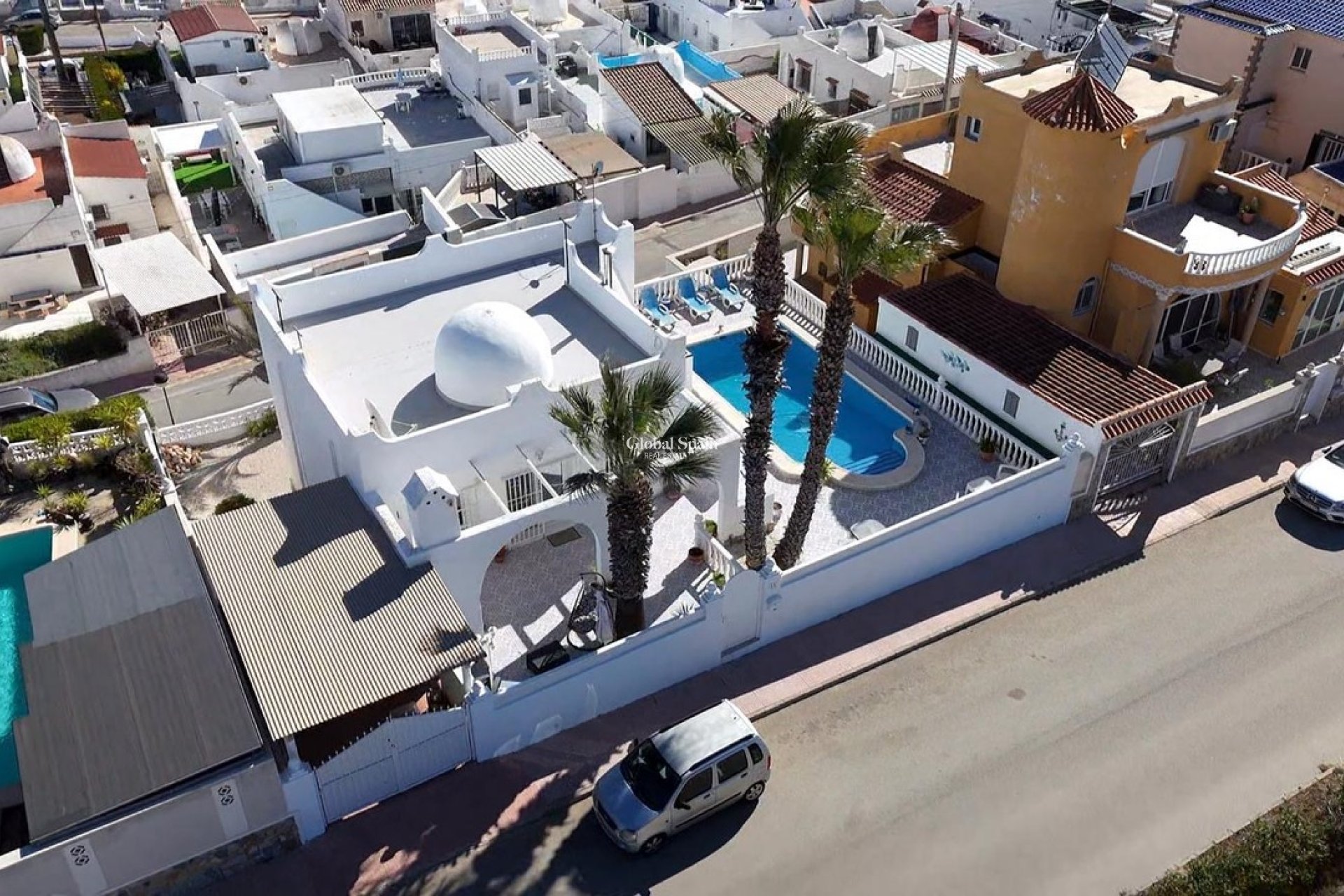 Revente - VILLA -
VILLAMARTÍN - Costa Blanca