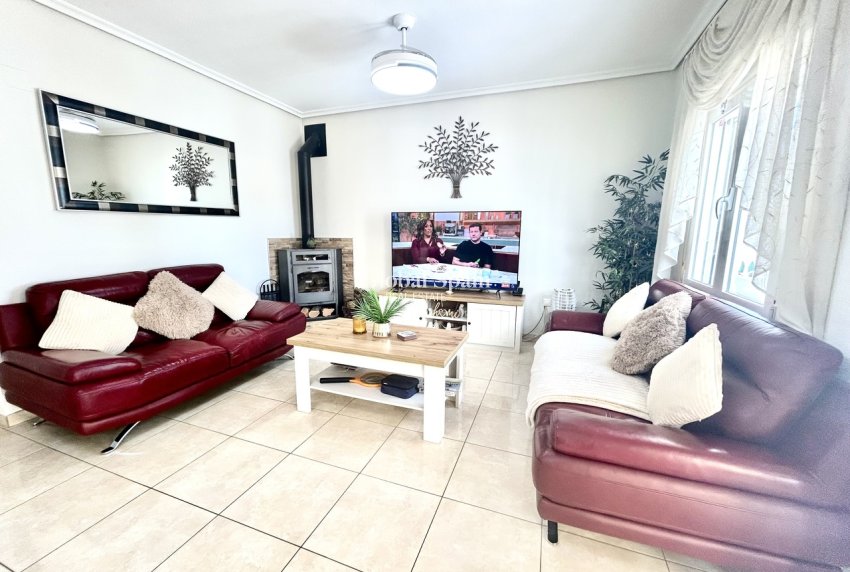 Revente - VILLA -
VILLAMARTÍN - Costa Blanca