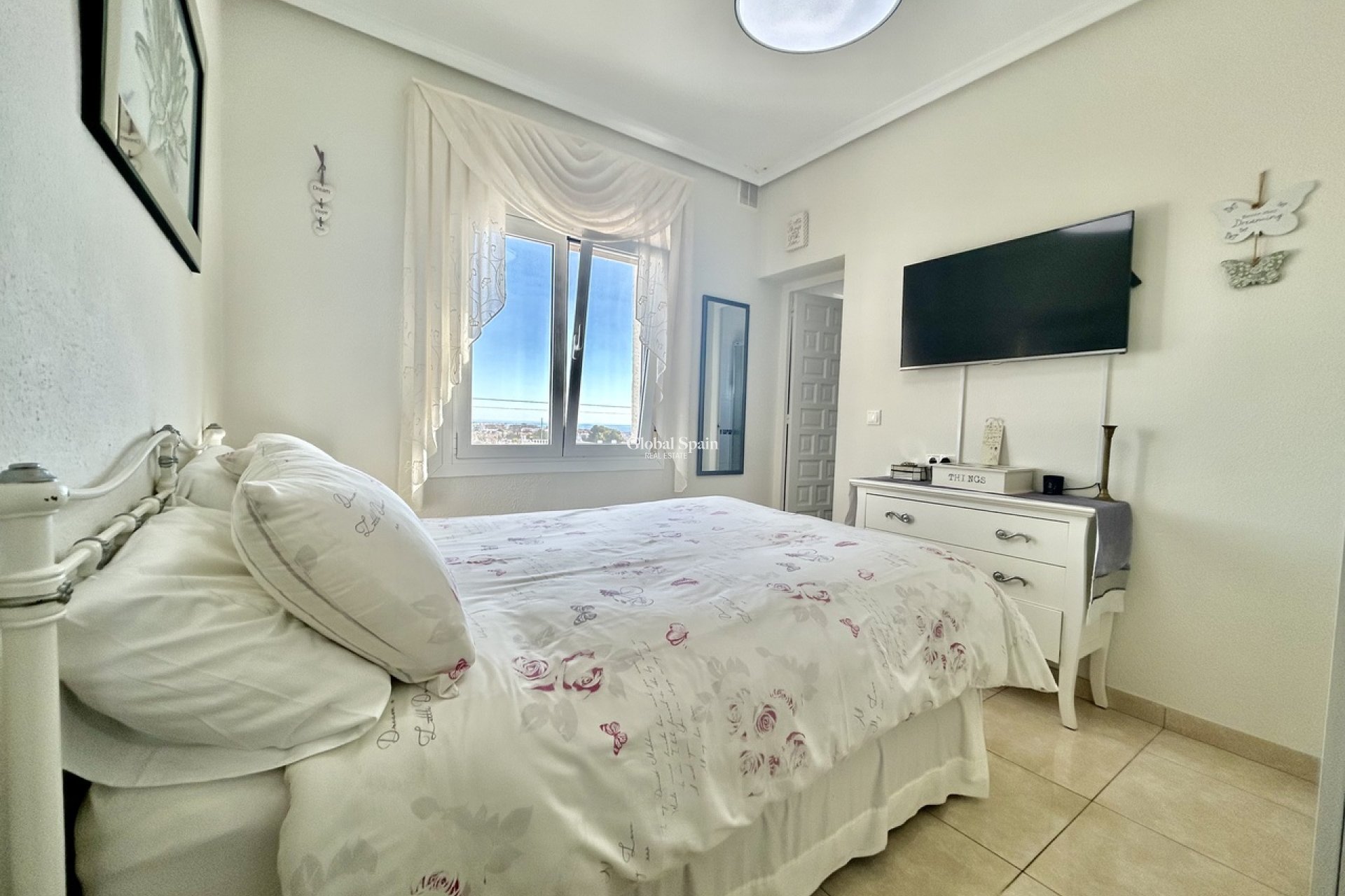 Revente - VILLA -
VILLAMARTÍN - Costa Blanca