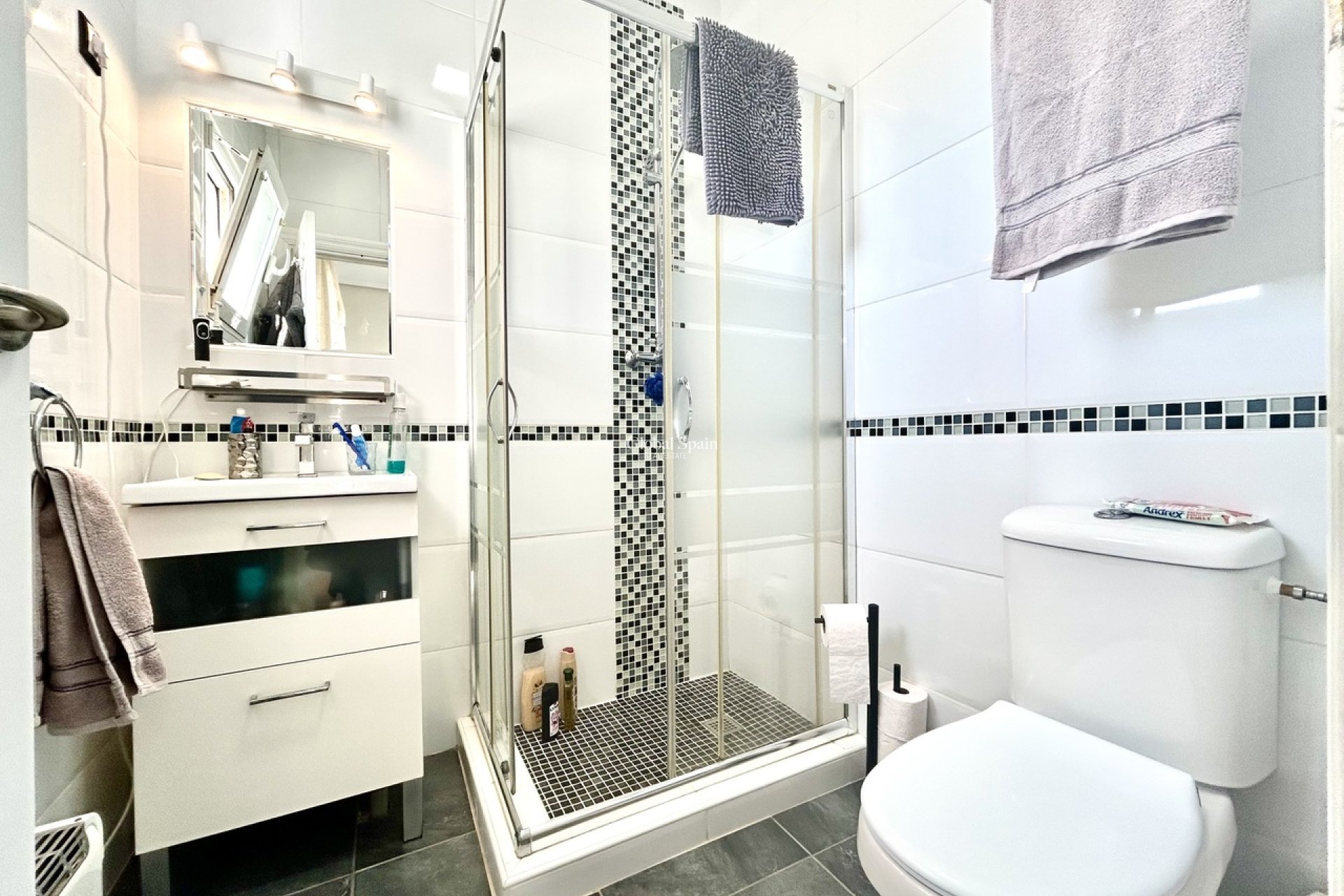 Revente - VILLA -
VILLAMARTÍN - Costa Blanca