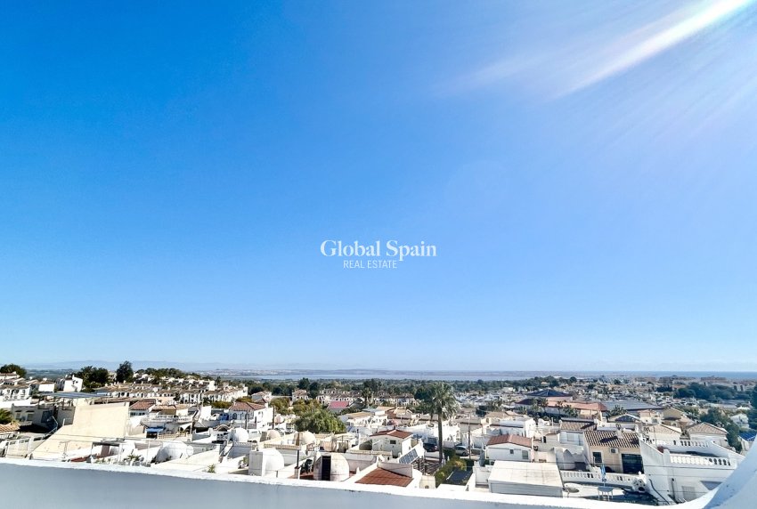 Revente - VILLA -
VILLAMARTÍN - Costa Blanca