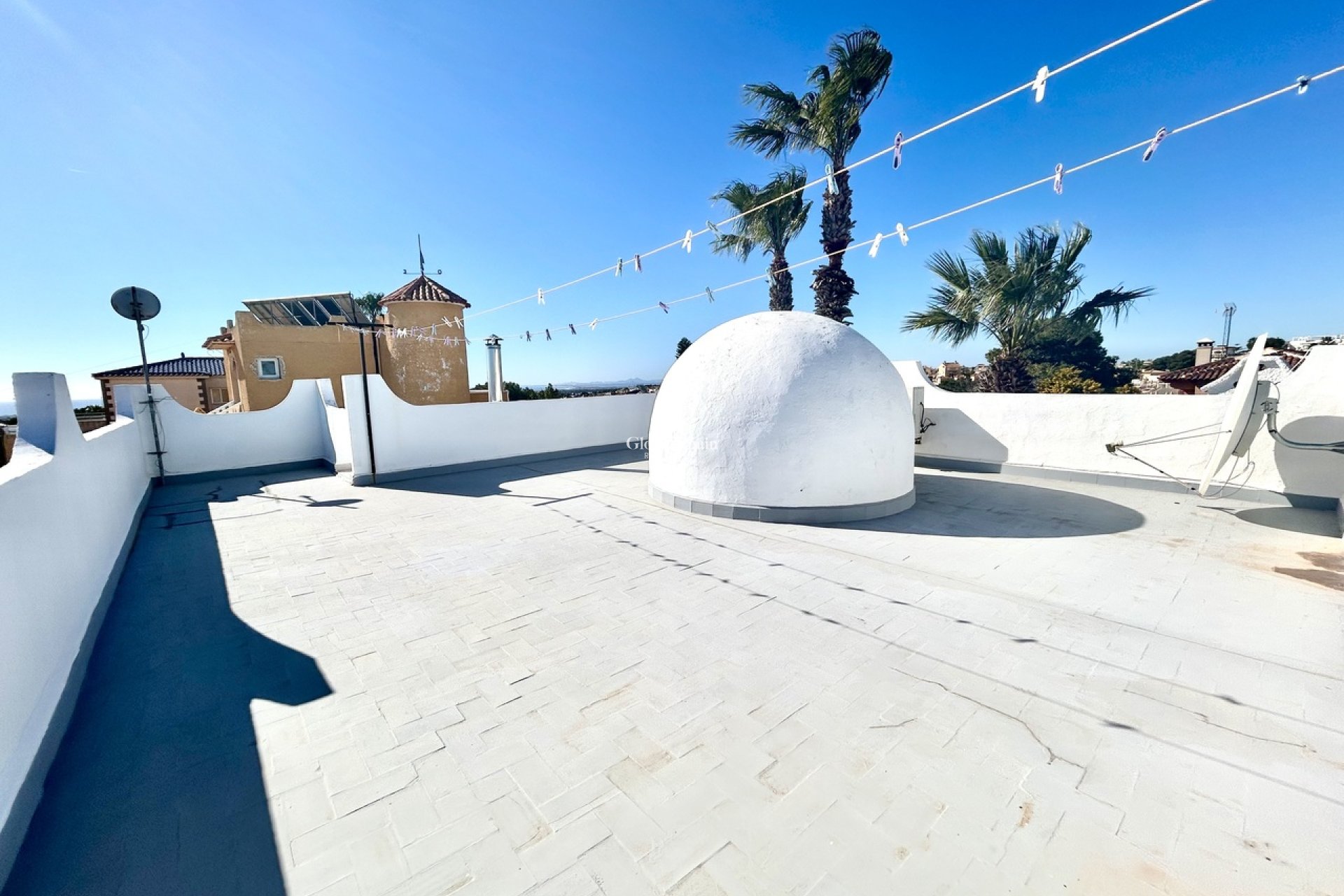 Revente - VILLA -
VILLAMARTÍN - Costa Blanca