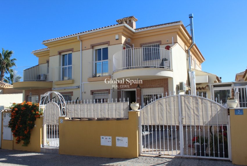 Revente - VILLA -
VILLAMARTÍN - Costa Blanca