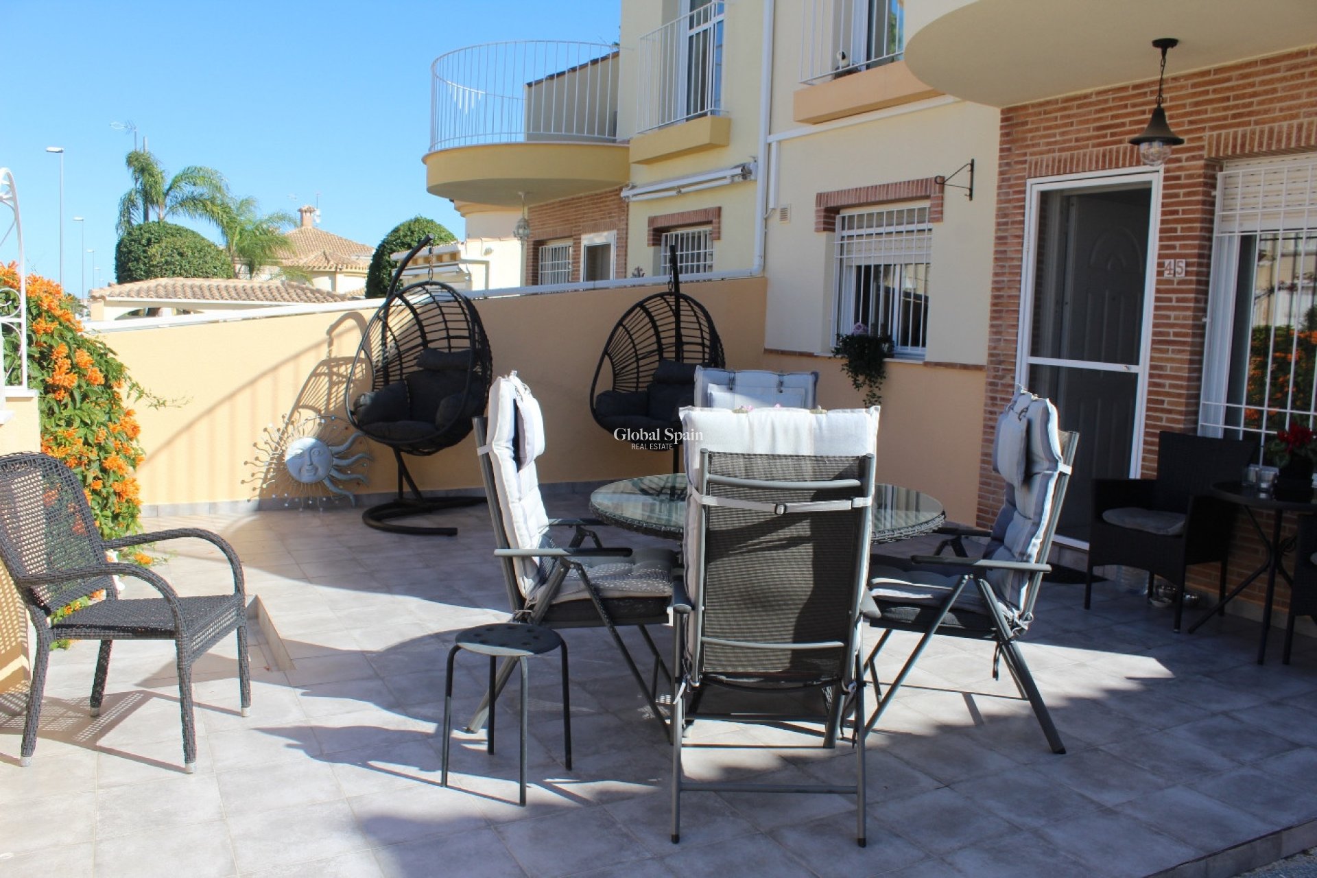 Revente - VILLA -
VILLAMARTÍN - Costa Blanca