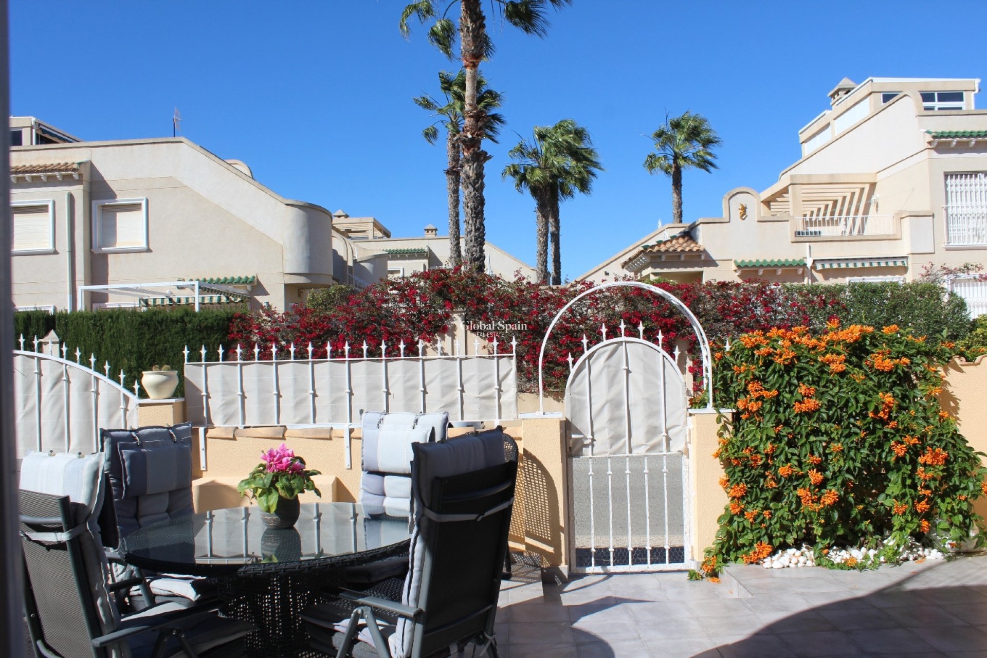 Revente - VILLA -
VILLAMARTÍN - Costa Blanca