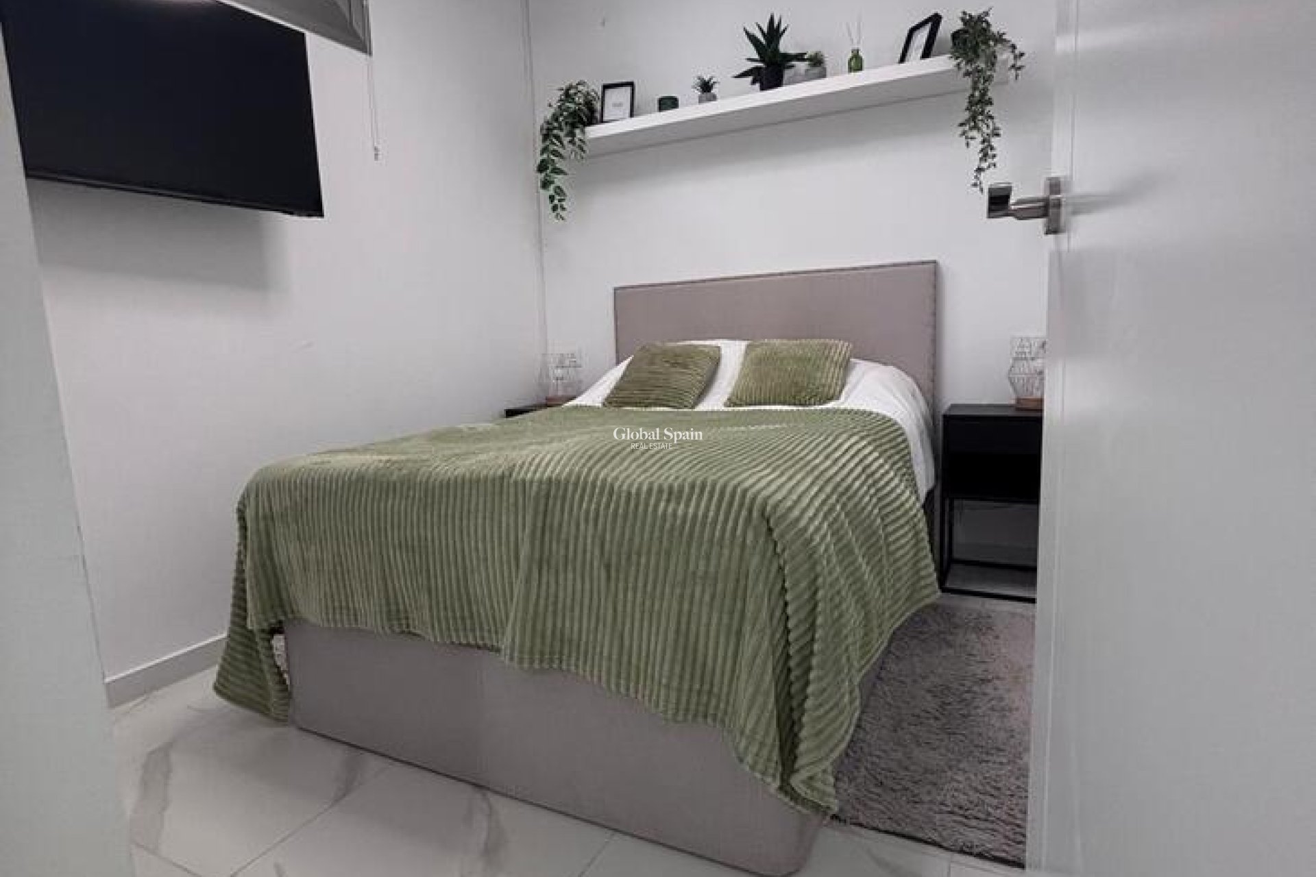 Revente - VILLA -
VILLAMARTÍN - Costa Blanca