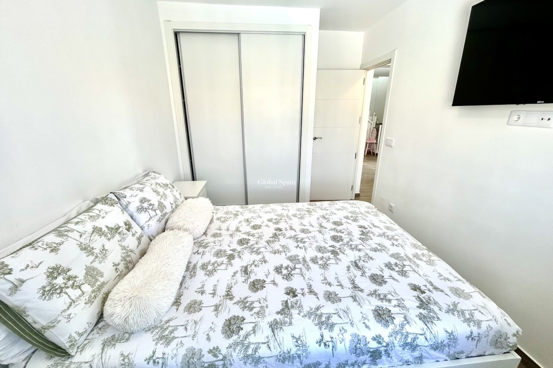 Revente - VILLA -
VILLAMARTÍN - Costa Blanca
