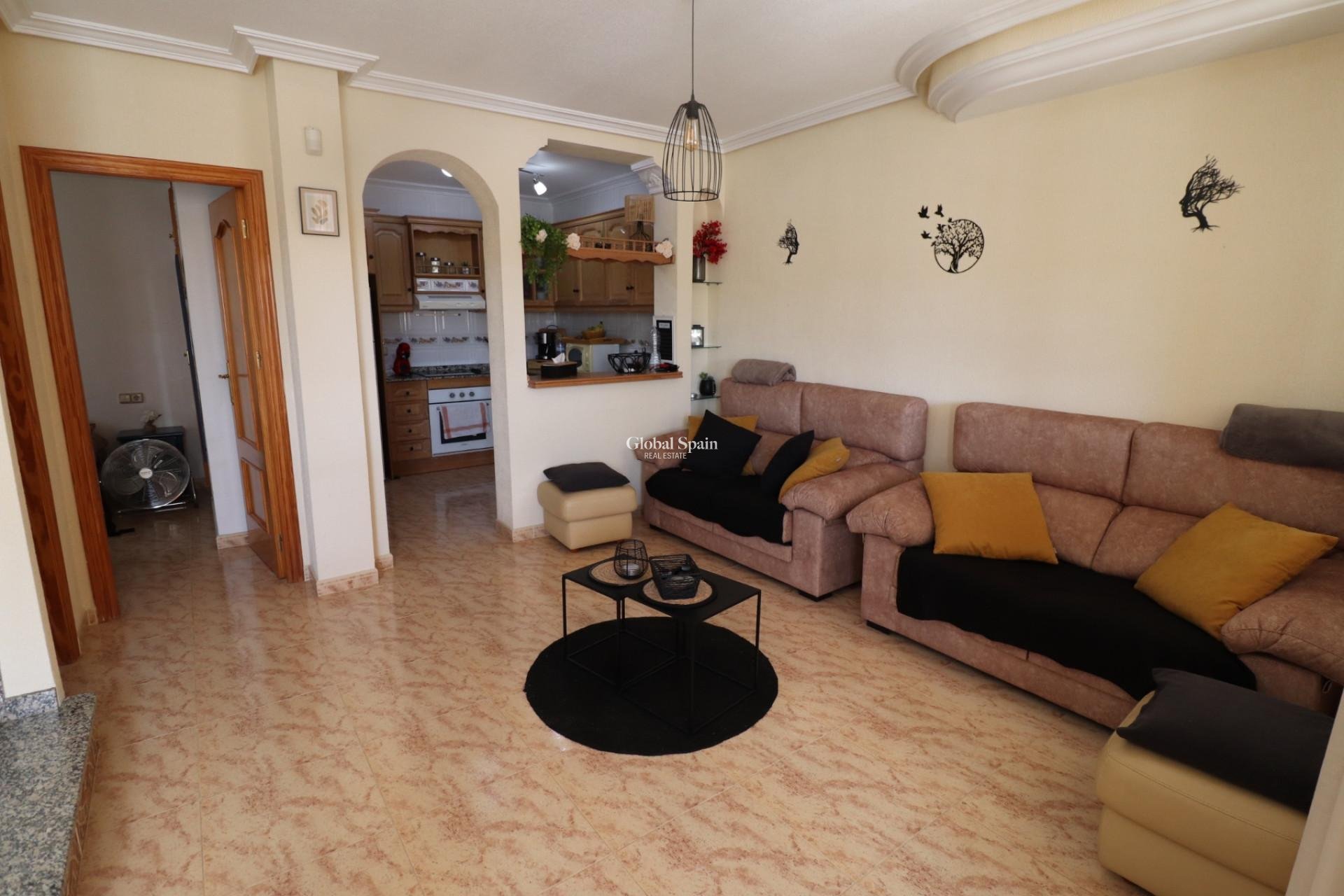 Revente - VILLA -
VILLAMARTÍN - Costa Blanca