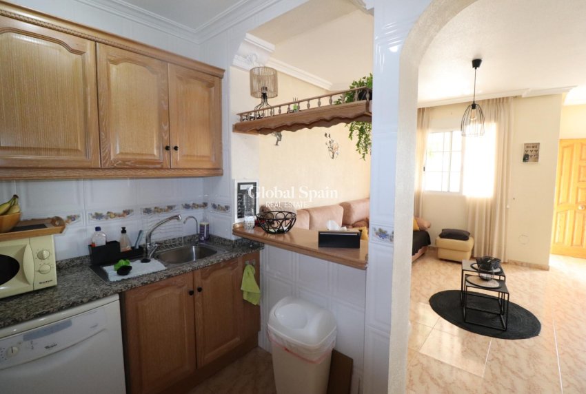 Revente - VILLA -
VILLAMARTÍN - Costa Blanca