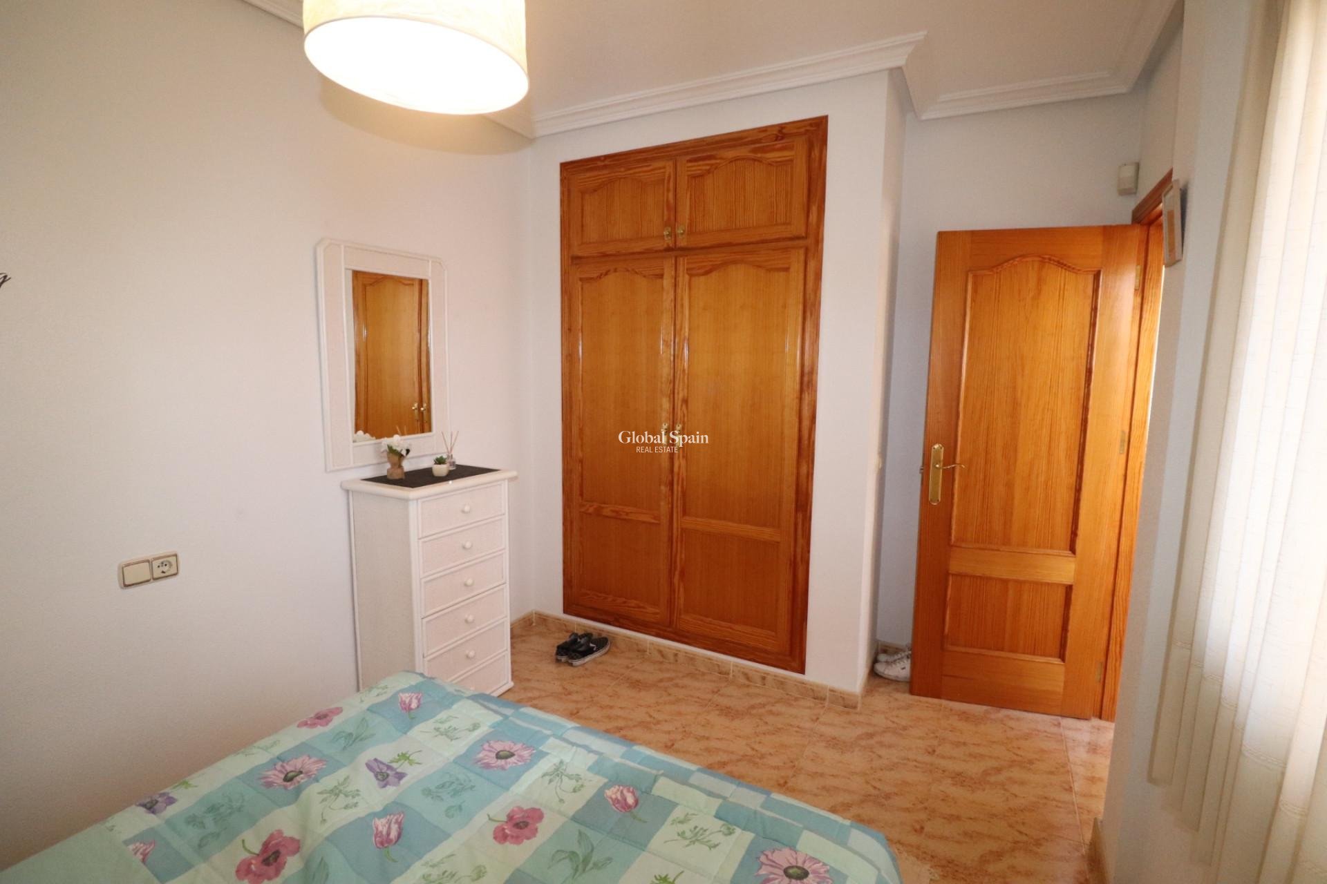 Revente - VILLA -
VILLAMARTÍN - Costa Blanca